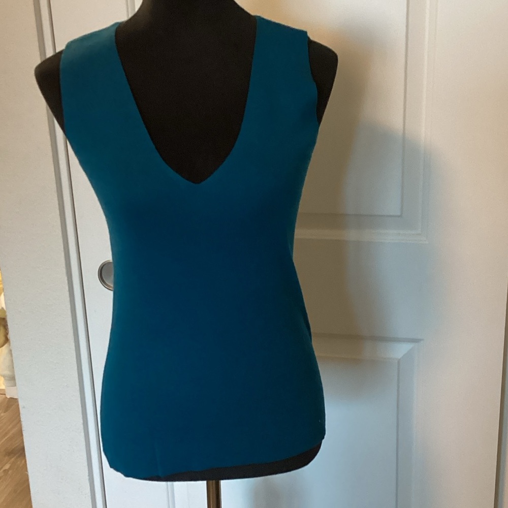 St. John Chic Teal Sleeveless Tank Top S